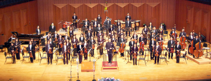 ▲ 박상현 지휘자가 이끄는 모스틀리 필하모닉 오케스트라가 오는 18일 포항 효자아트홀에서 열리는 `2014 포스코 신년음악회`에서 다양한 레파토리의 연주를 선보인다.