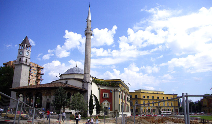 ▲ 유럽에서 무슬림 비율이 가장 높은 나라인 알바니아. 곳곳에 이슬람성당인 `모스크`가 그 모습을 드러낸다.