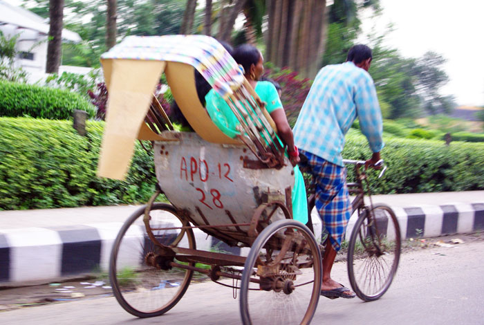 ▲ 자전거를 개조한 사이클릭샤는 인도의 주요 교통수단 중 하나다.