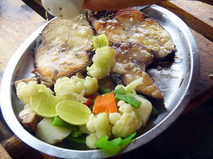 ▲ 인도 해변 노천식당에 가면 맛볼 수 있는 생선 바비큐.