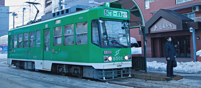 ▲ 홋카이도의 중심 도시 삿포로 시내를 오가는 전철.