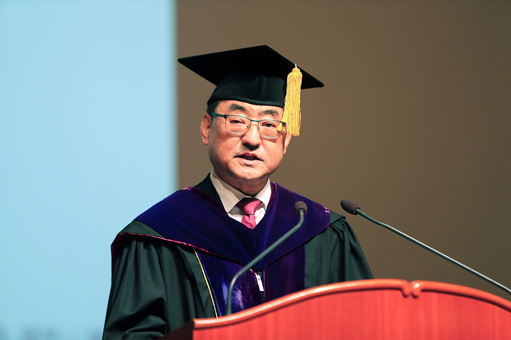 김무환 포스텍 제8대 총장이 취임사를 하고 있다.  /포스텍 제공