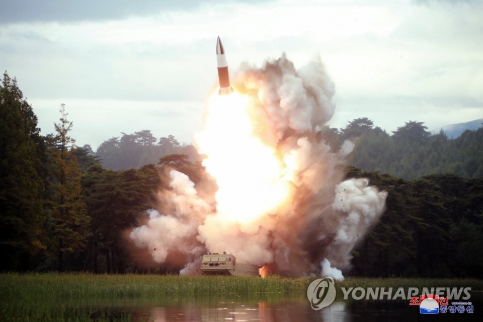 '북한판 에이태킴스'로 불리는 신형단거리 미사일.
