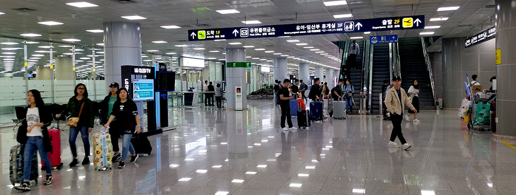 에어부산 본사가 인근에 위치한 김해공항의 내부 모습. /에어부산 제공