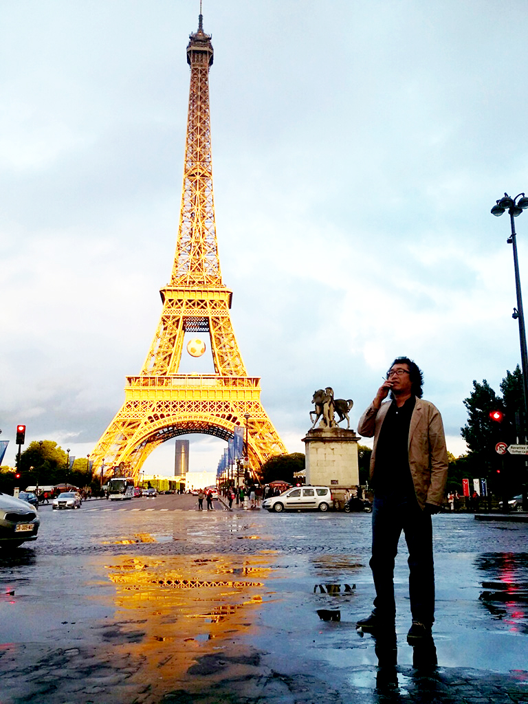 프랑스 파리 에펠탑 주변의 저물 무렵 풍경.