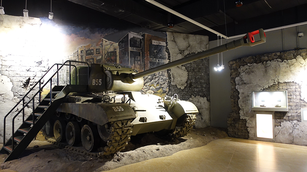 전투체험장에 설치된 탱크 모형.