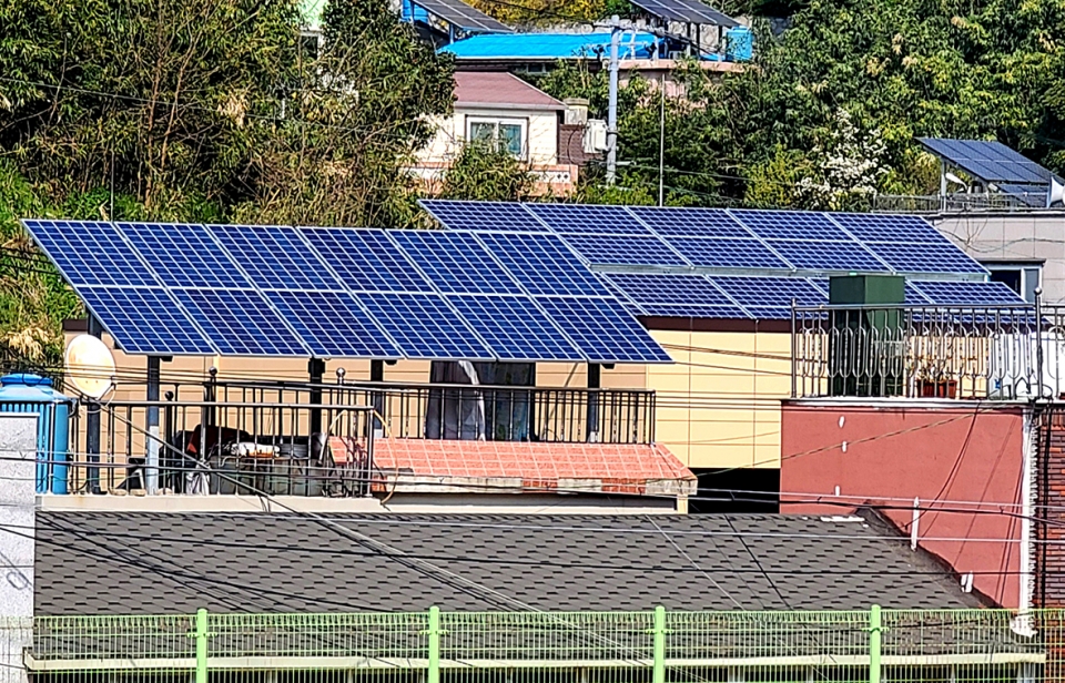 가정에 설치된 태양광시설.
