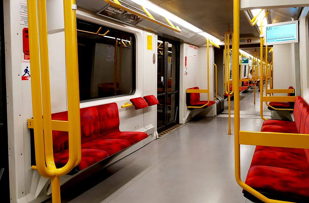 패트롤헤드스에 가기 위해 지하철을 탔다. 바르샤바는 대중교통이 잘 연계돼 있어 편리했다.