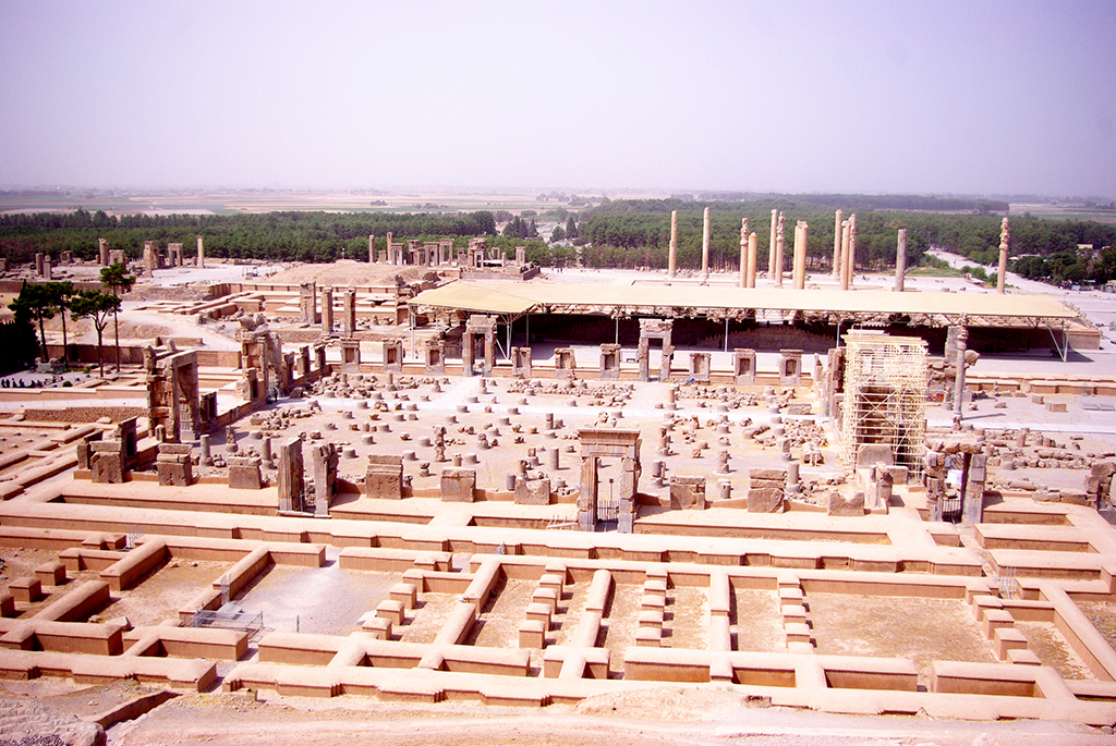 수천 년 전 왕의 권력을 짐작케 하는 이란의 고대 유적 페르세폴리스.