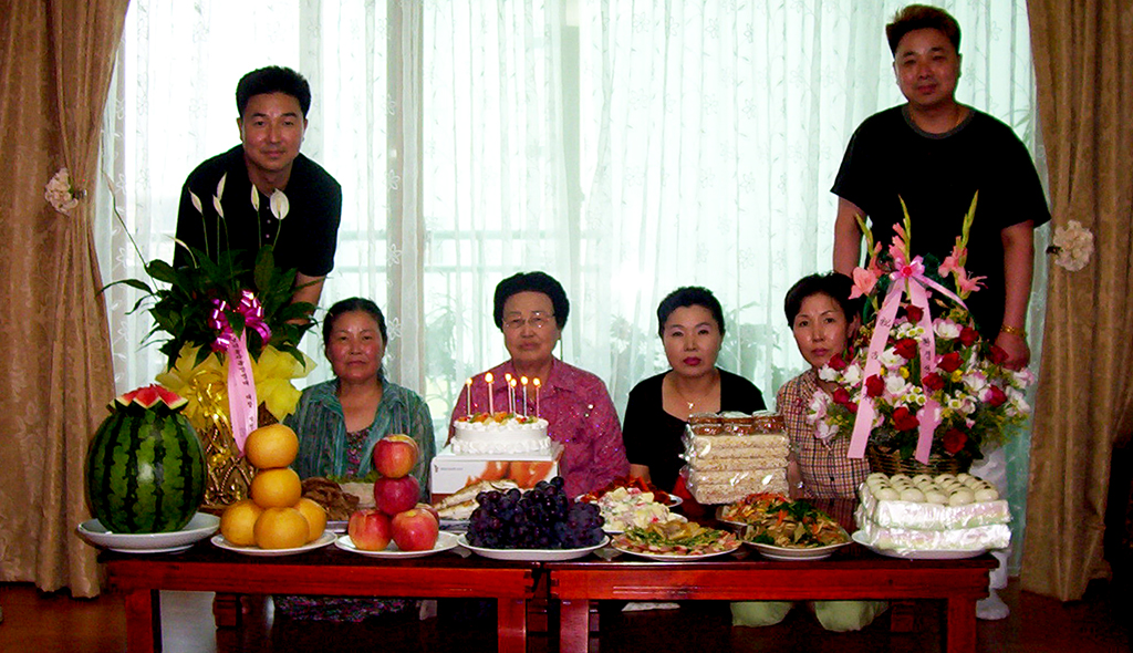 지난 2006년 8월 배만식씨 어머니 칠순 생일 때 가족 사진.