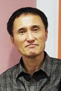 윤석홍 시인.