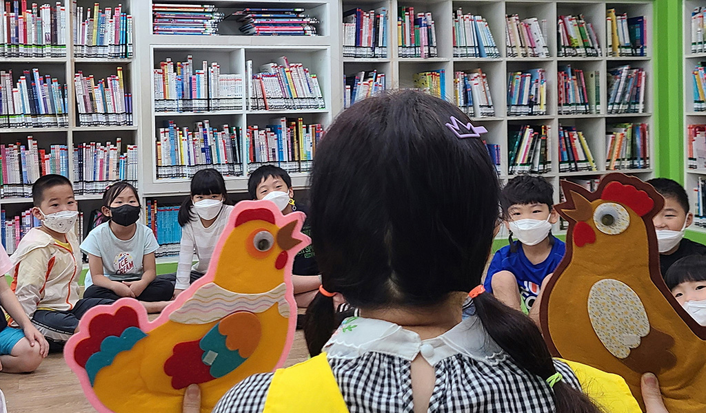 작년부터 운영된 ‘사서가 들려주는 도서관 이야기’프로그램은 자원봉사자들이 운영에 직접 참여하고 역량을 발휘해 시민들과 함께 나누는 계기를 마련했다.