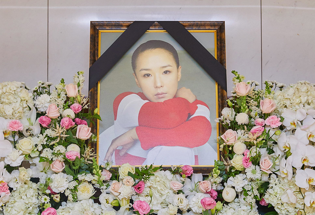 영화배우 강수연의 빈소가 8일 오전 서울 강남구 삼성서울병원 장례식장에 마련됐다. 발인은 오는 11일 엄수될 예정이다.