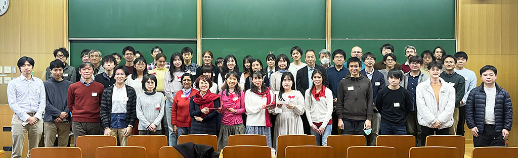 지난달 일본 수학회 회원들과 교토수리과학연구소에서 함께 한 최영주 포스텍 수학과 교수.