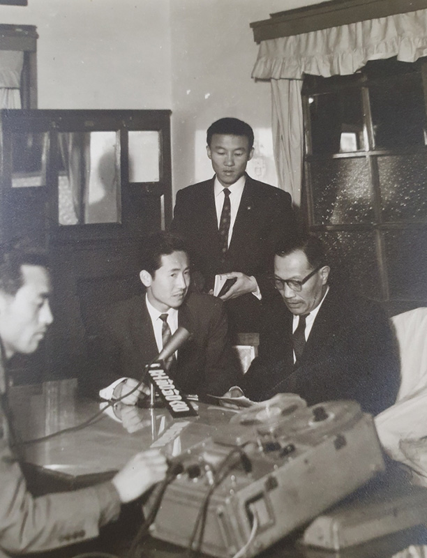 4·19혁명 직전 당시 최인규 내무부장관을 인터뷰하는 장면(1960년 2월)